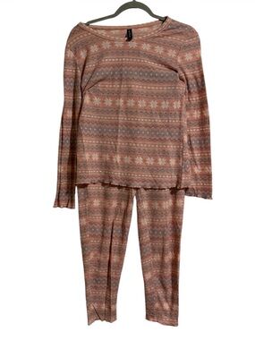 Ambrielle Two-Piece Pajama Set in Dusty Rose and Cream Fair Isle